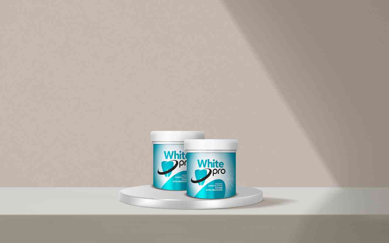 Scopri come avere denti bianchi a casa con White Pro: il sorriso che hai sempre voluto