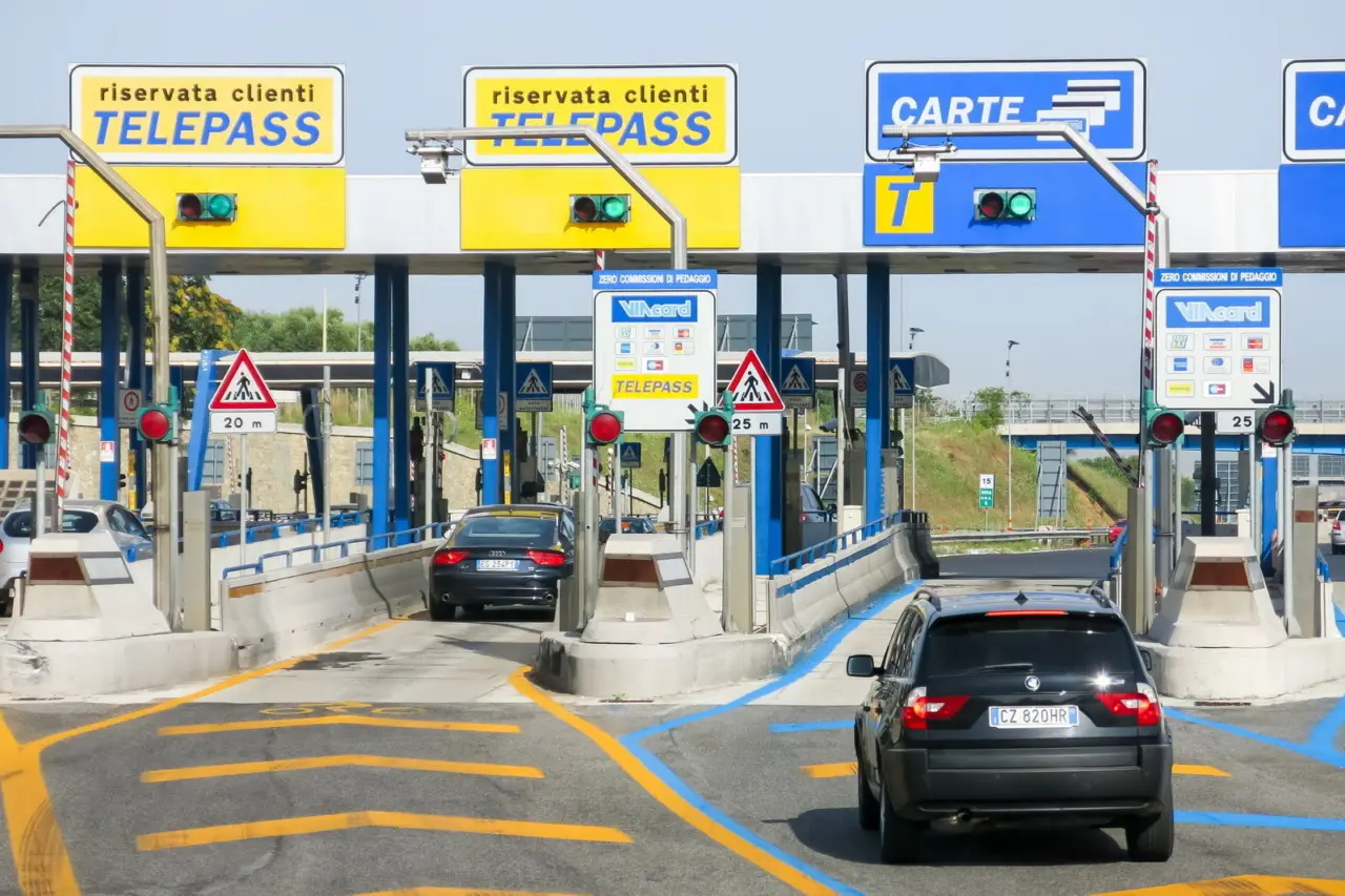 Scopri subito i nuovi sconti sul pedaggio autostradale per chi viaggia ogni giorno