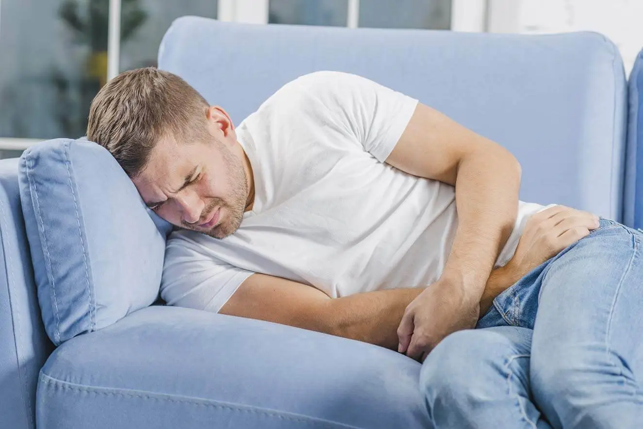 Mal di pancia e gonfiore costante? Ecco i cibi comuni che stanno infiammando il tuo intestino