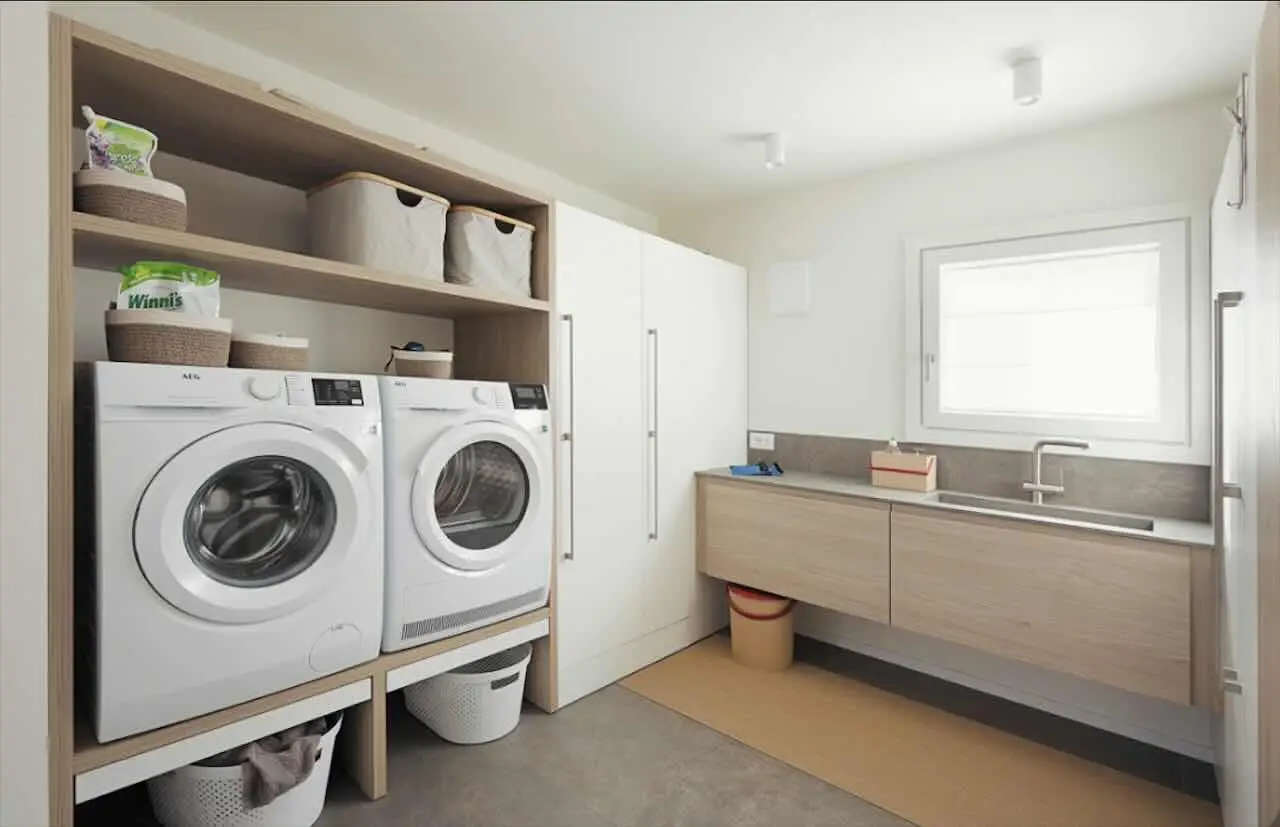 Il segreto del lavaggio a secco usato dalle lavanderie: ecco come toglie le macchie più ostinate