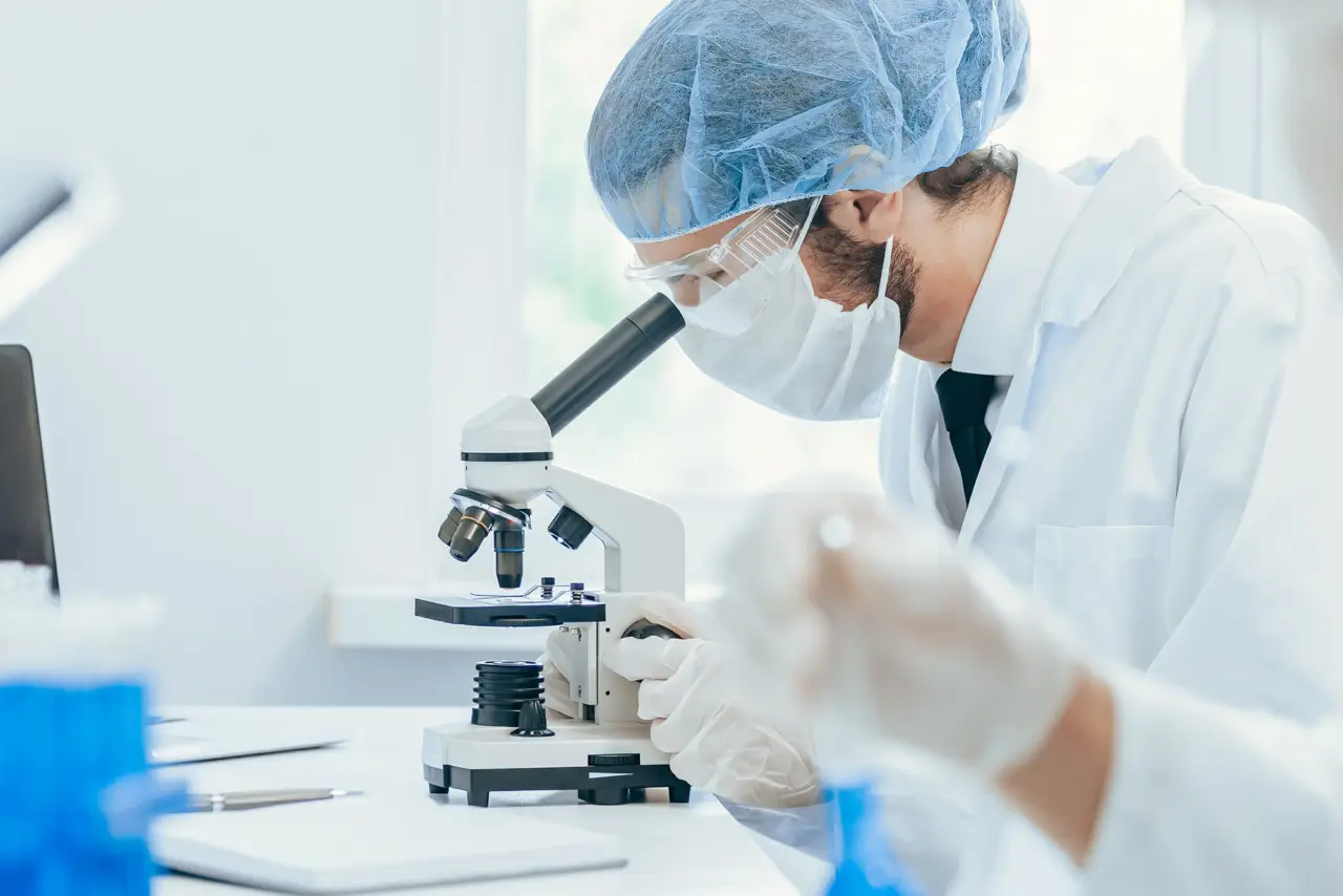 Attenzione a questo codice sull’etichetta dei prodotti chimici: ecco cosa rischi per la pelle