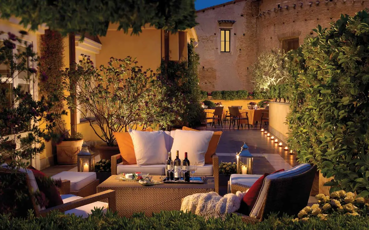 Chi è il professionista che trasforma un giardino normale in un paradiso: la risposta ti stupirà