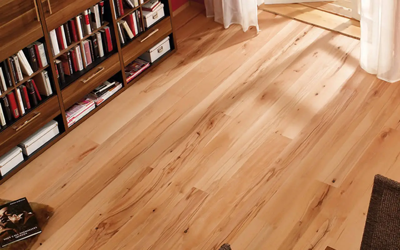 Prezzo del pavimento in laminato: ecco il costo reale per 100 mq posato che non ti dicono